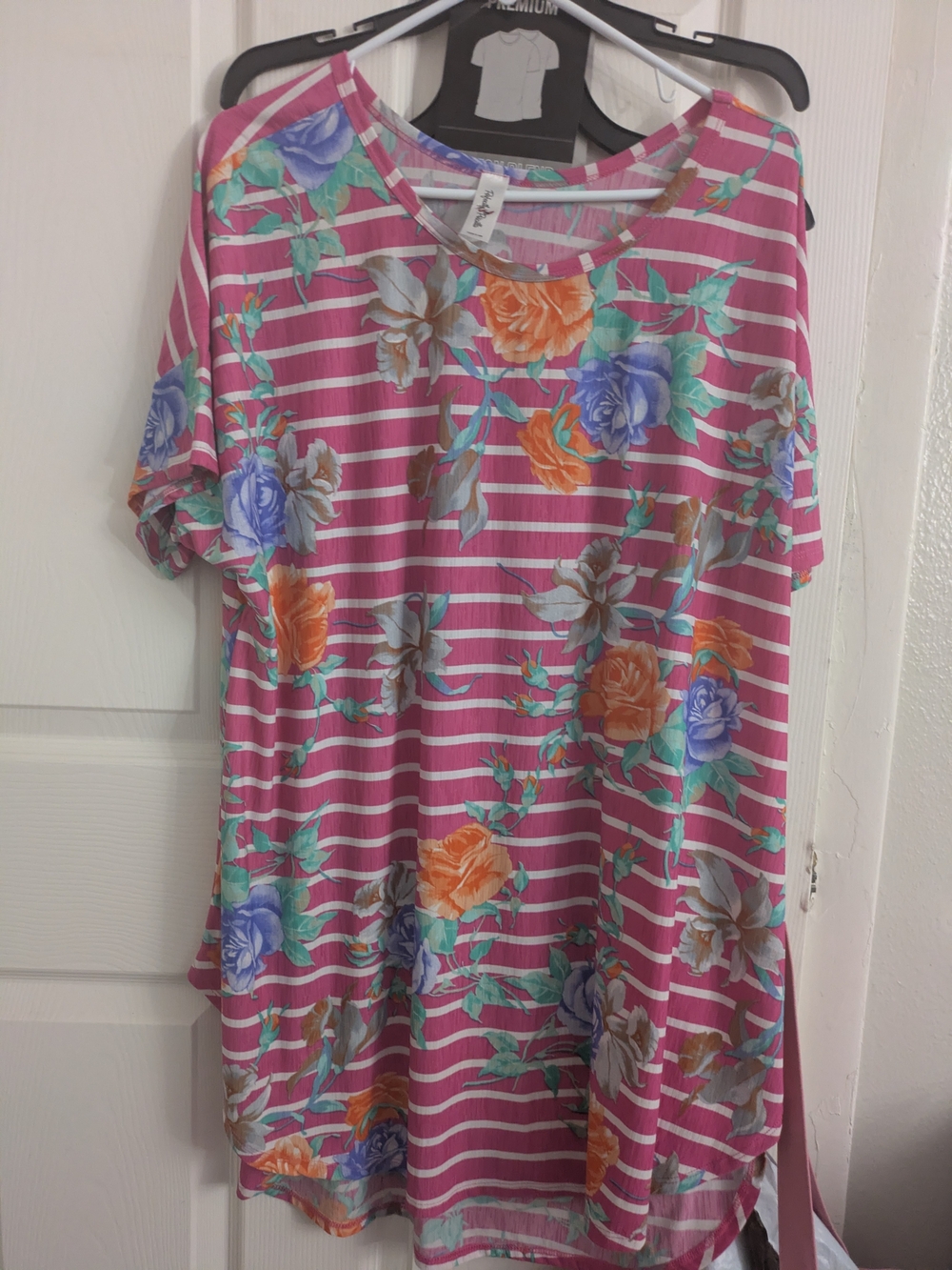Source Unknown Pink Striped Floral Short Sleeve Tunic